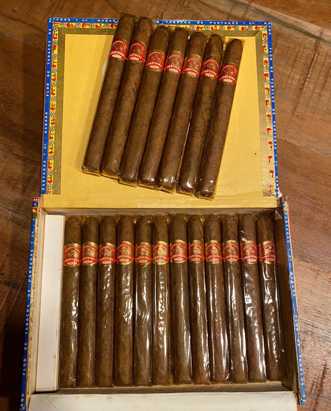 Partagás Panetelas Dress Box of 25 cigars in cellophane 7078