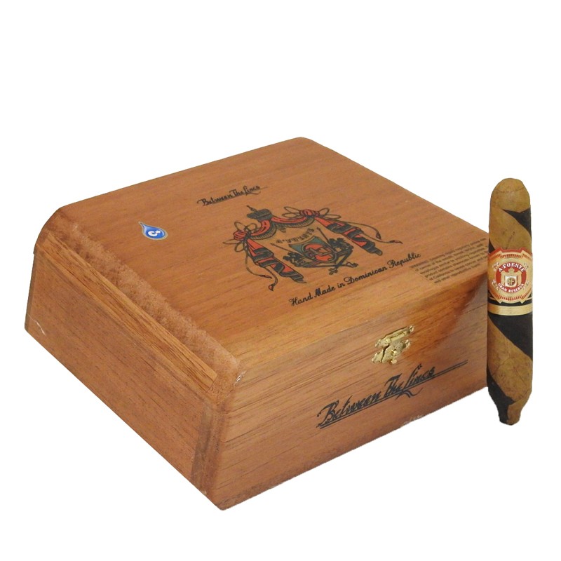 Arturo Fuente Hemingway Between the Lines | Stogies World Class Cigars