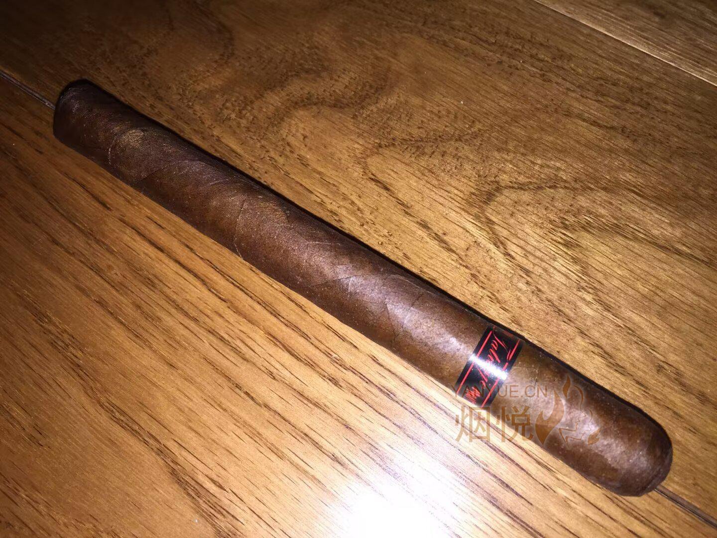 Tatuaje Skinny Monsters Drac---塔图阿赫"骨瘦嶙峋"怪物德古拉 - 雪茄交流 - 烟悦网论坛