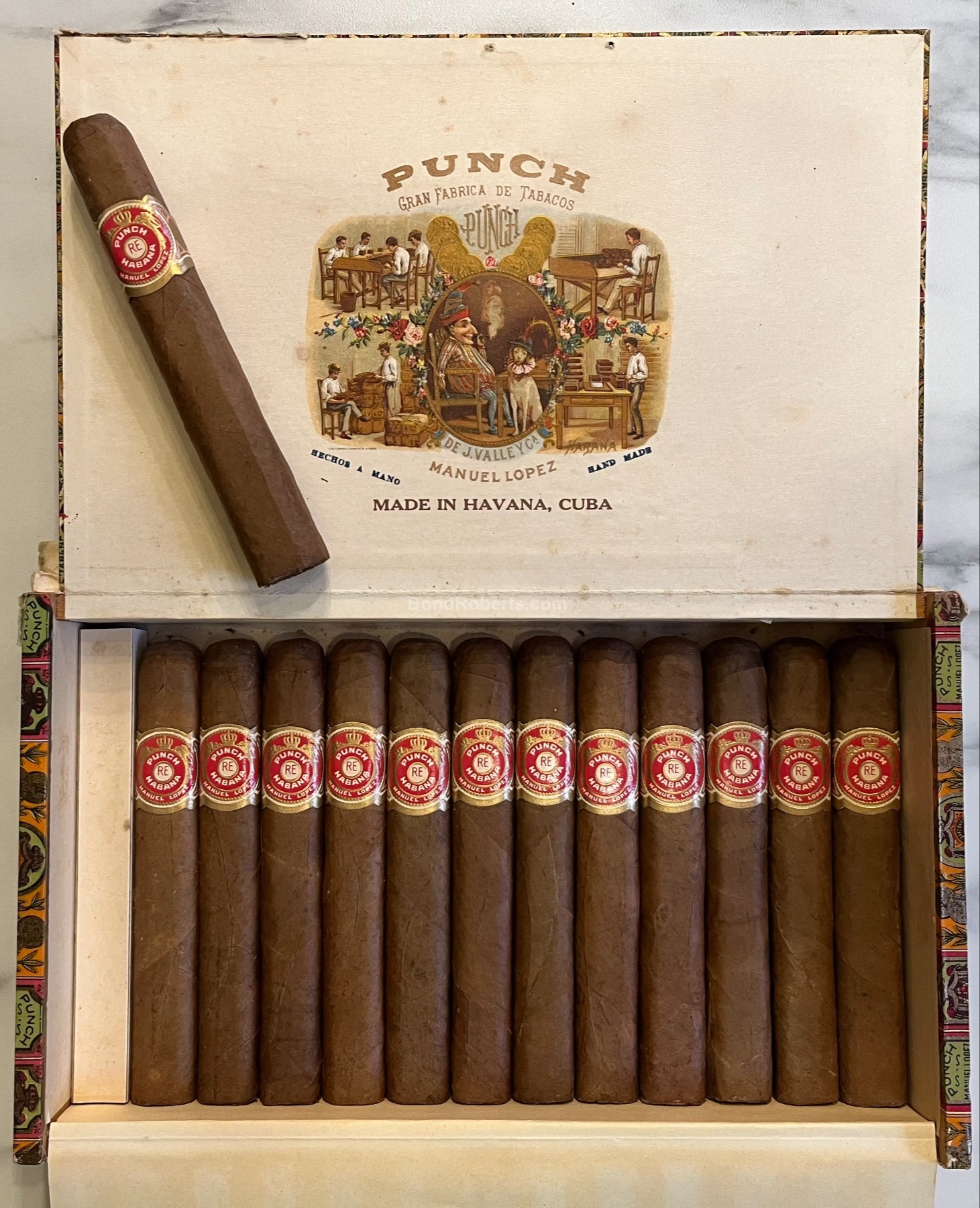 Punch Three Quarter Punch De Luxe Dress Box of 25 cigars 35414
