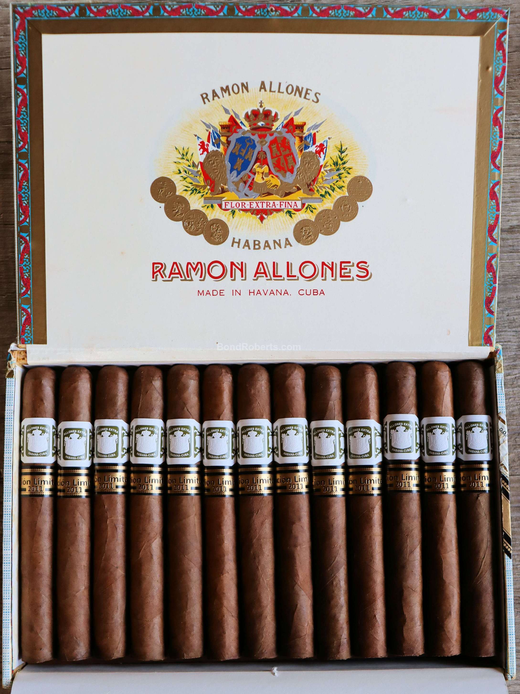 Ramón Allones Allones Extra Edición Limitada 2011 Dress Box of 25 ...