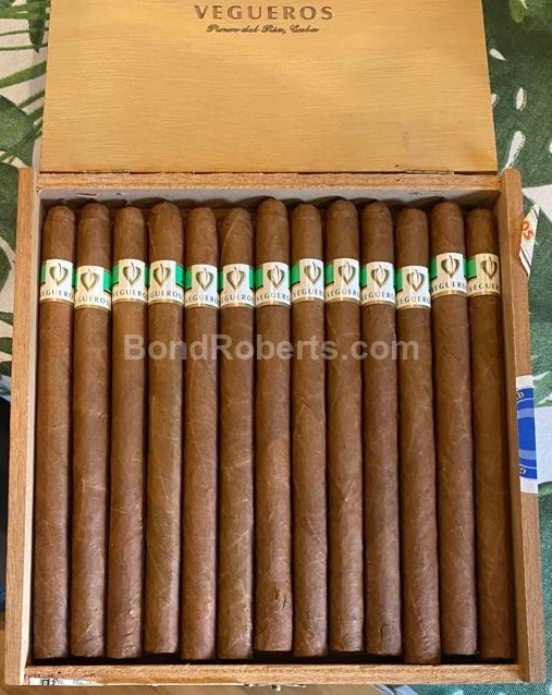 Vegueros Especiales No.1 2001 Semi Boite Nature Box of 25 cigars 26084