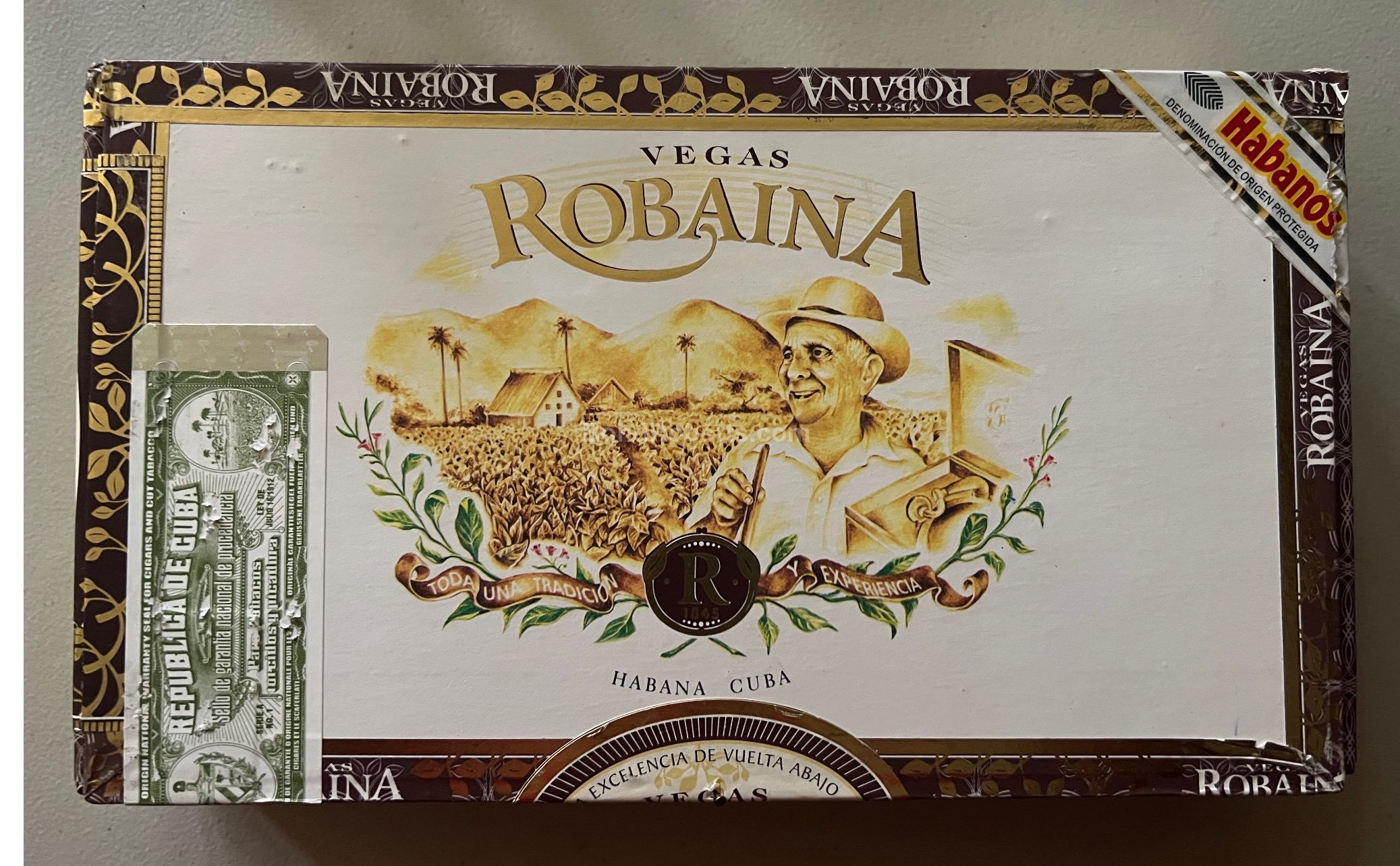 Vegas Robaina Famosos 2015 Dress Box of 25 cigars 17469