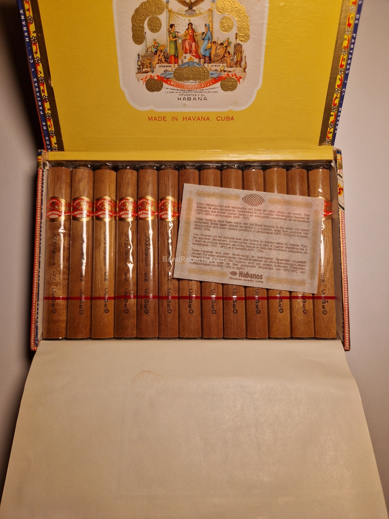 Partagás Londres en Cedro 2000 Dress Box of 25 cigars in cellophane 39625