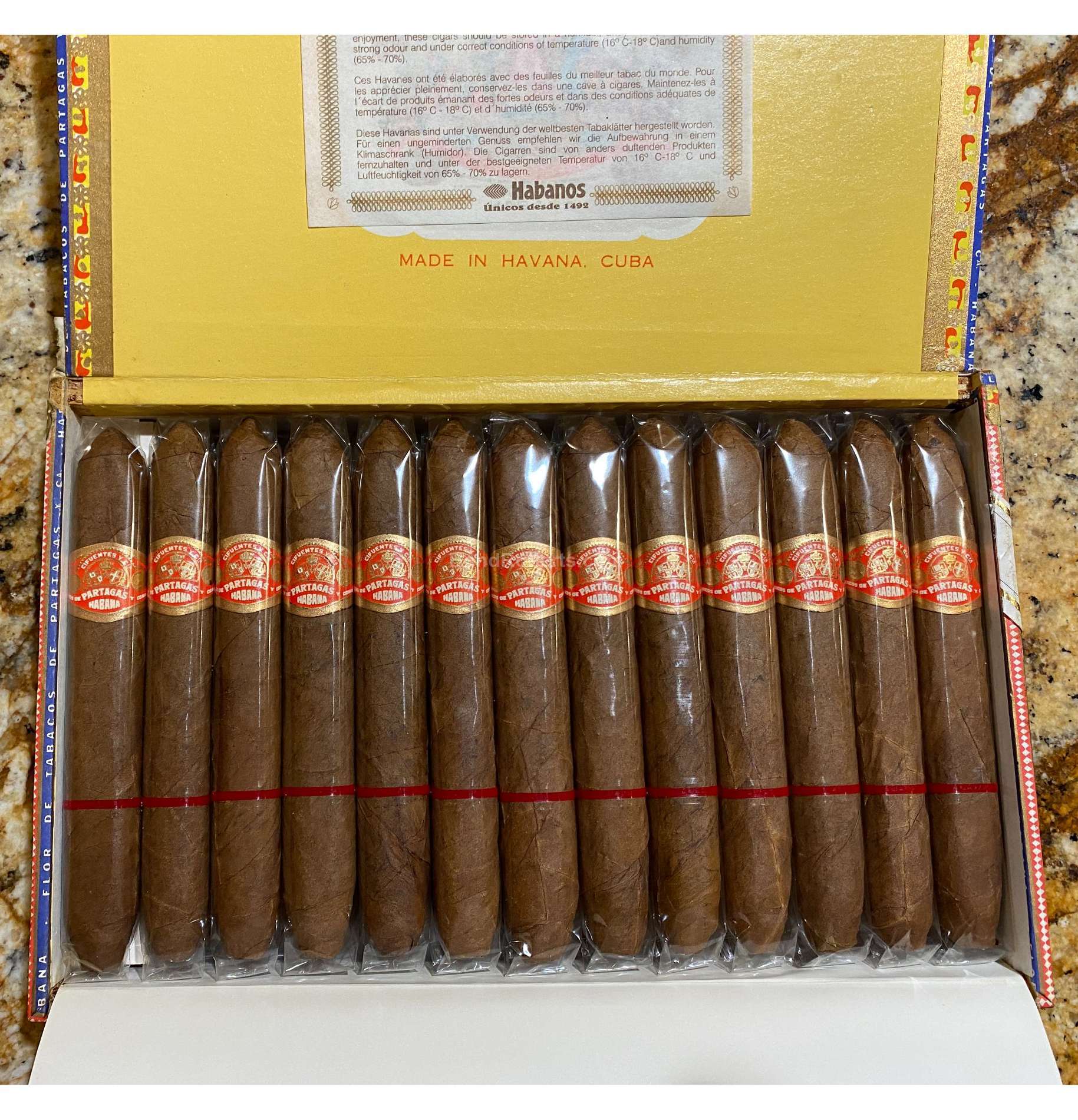 Partagás Perfectos 2001 Dress Box of 25 cigars in cellophane 5719