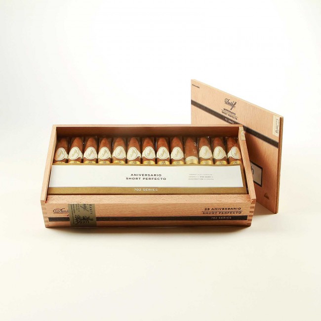 702 Series 品牌档案