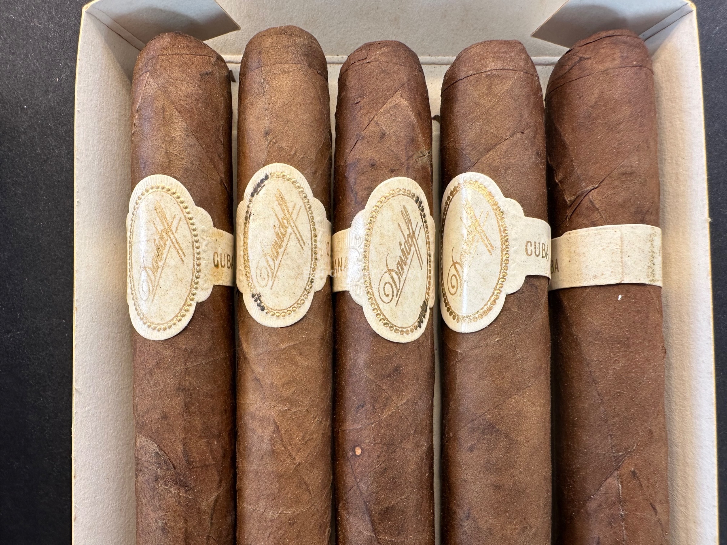 Davidoff 4000 Cardboard Pack of 5 cigars 26773