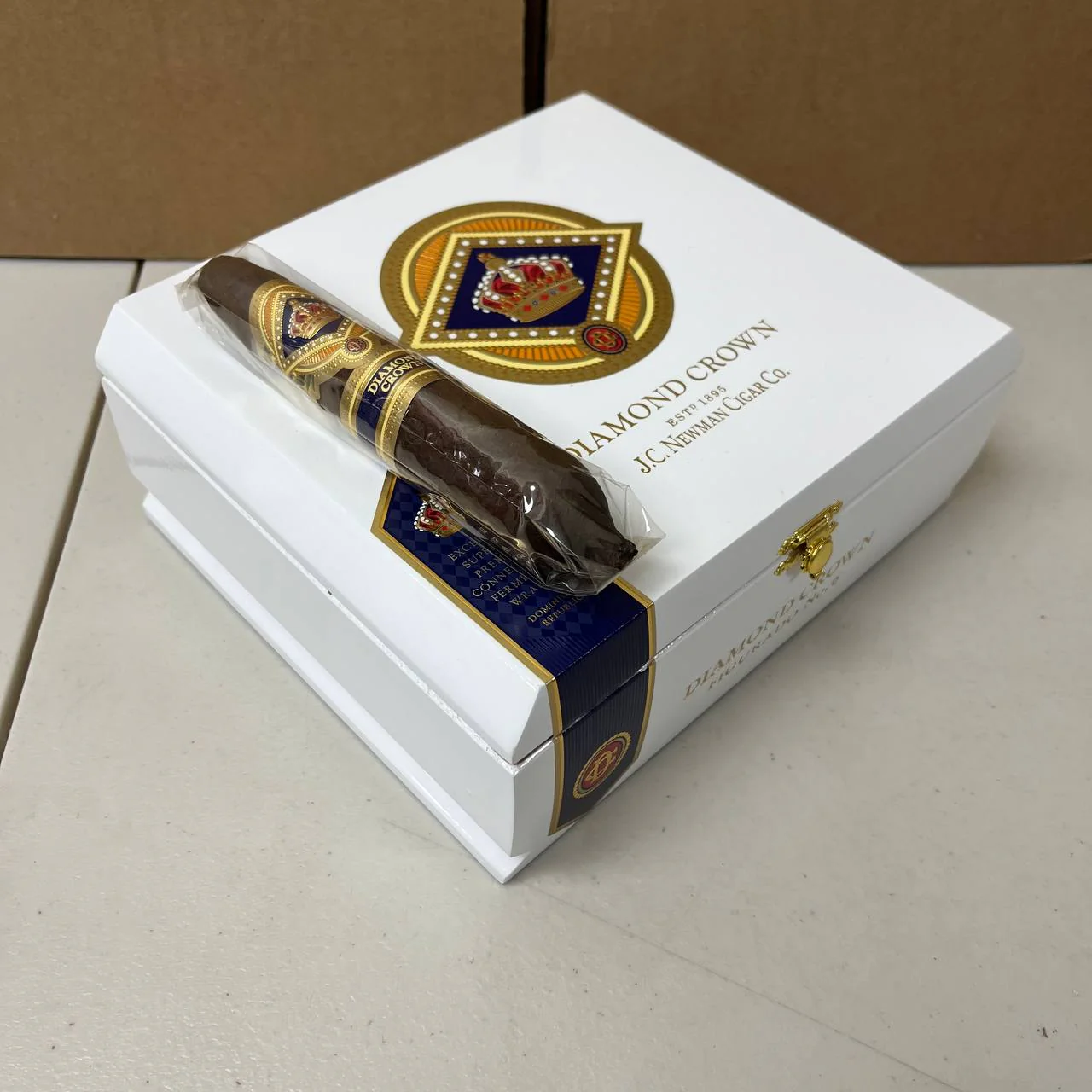 Diamond Crown 钻石皇冠马杜罗6号鱼雷 雪茄资料